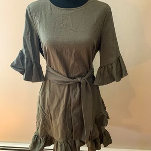 1.State ruffle mini dress